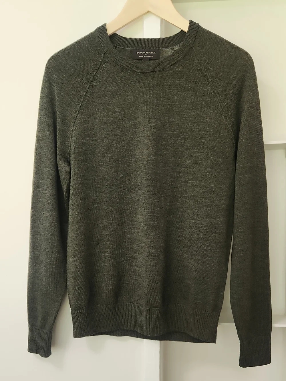 Banana Republic Men's 100% Merino Wool Crewneck Sweater Olive Green Small NWOT